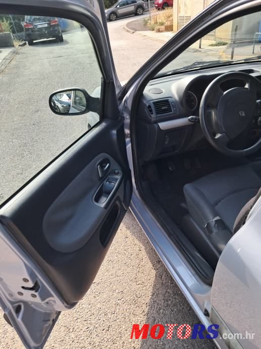 2004' Renault Clio 1,5 Dci photo #4