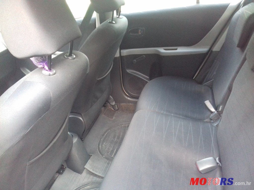 2006' Toyota Yaris 1.3 Vt-i photo #5