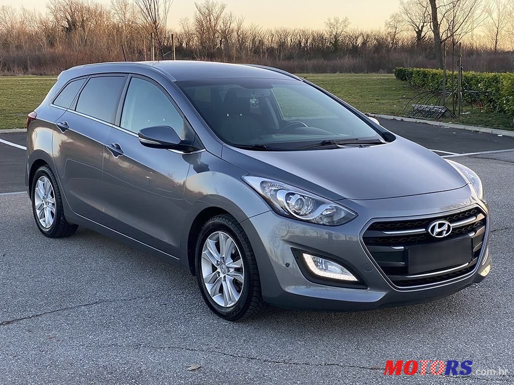2014' Hyundai i30 Cw 1,6 Crdi photo #3