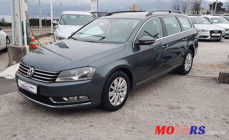 2010' Volkswagen Passat Variant photo #2