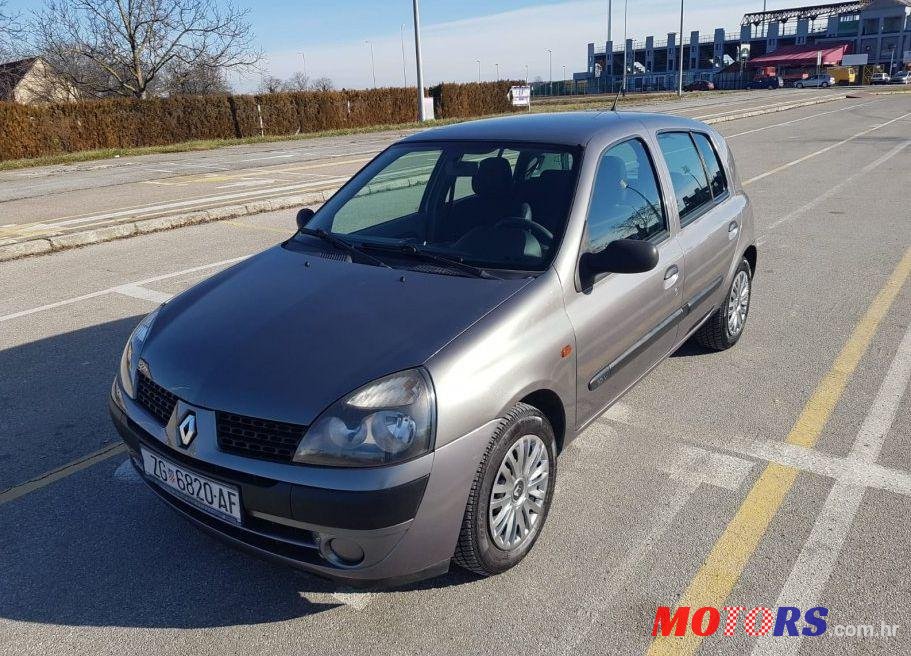 2002' Renault Clio 1,2 16V photo #1