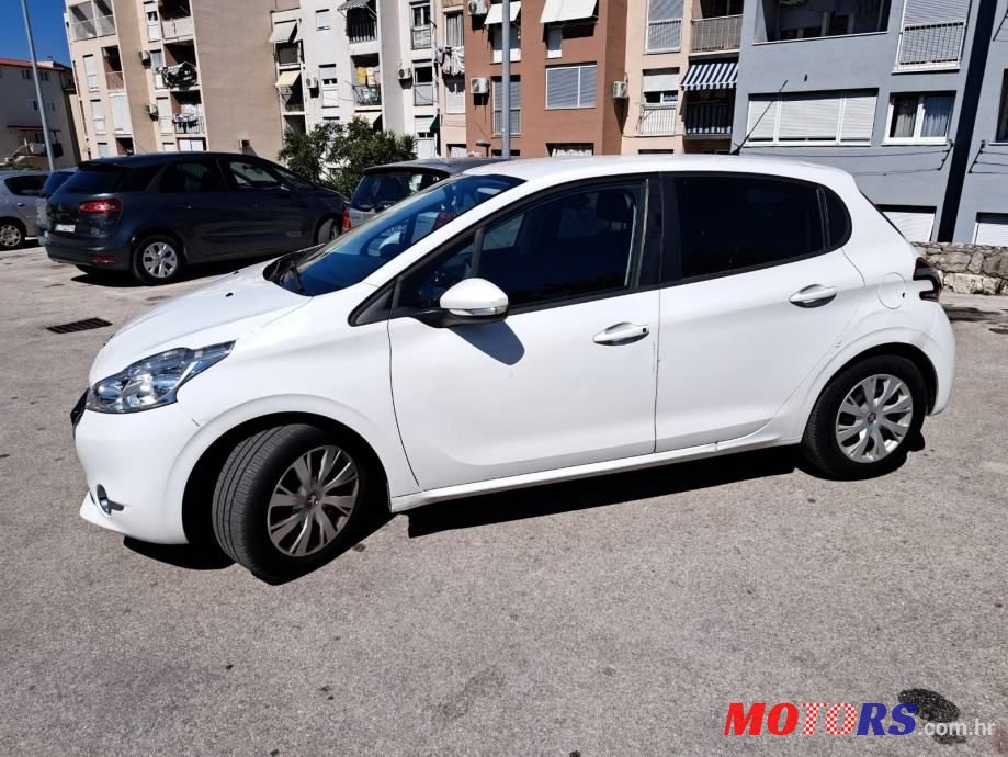 2013' Peugeot 208 1,2 Vti photo #5