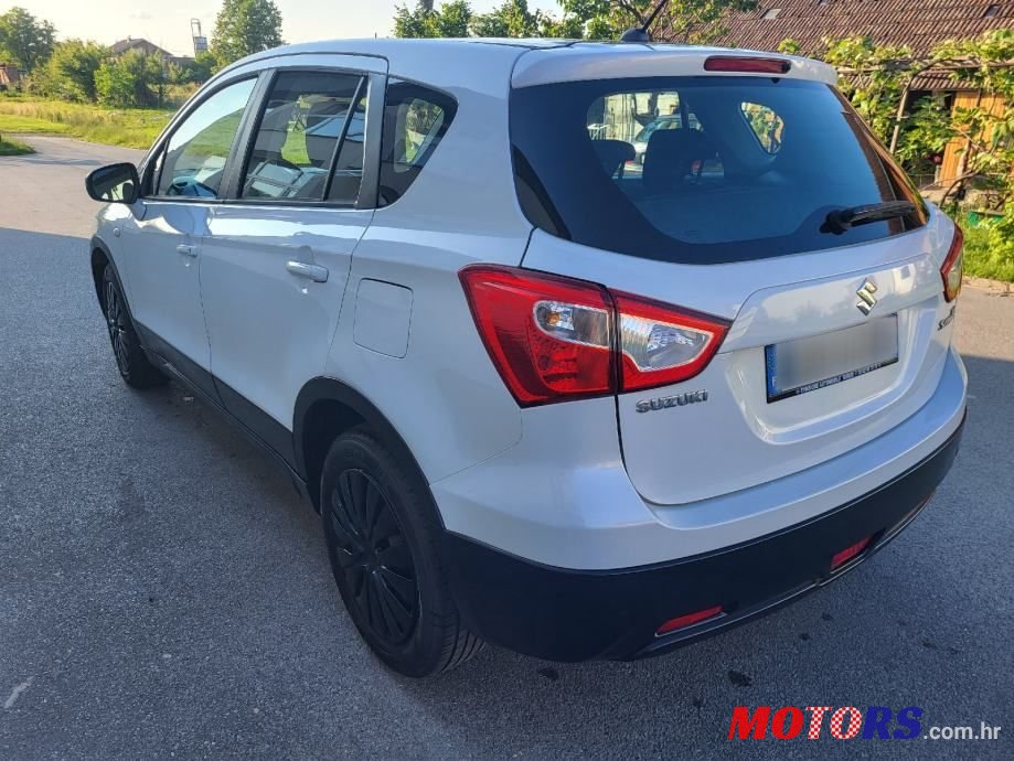 2014' Suzuki SX4 S-Cross photo #4