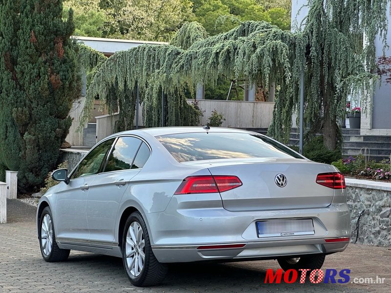 2018' Volkswagen Passat photo #1
