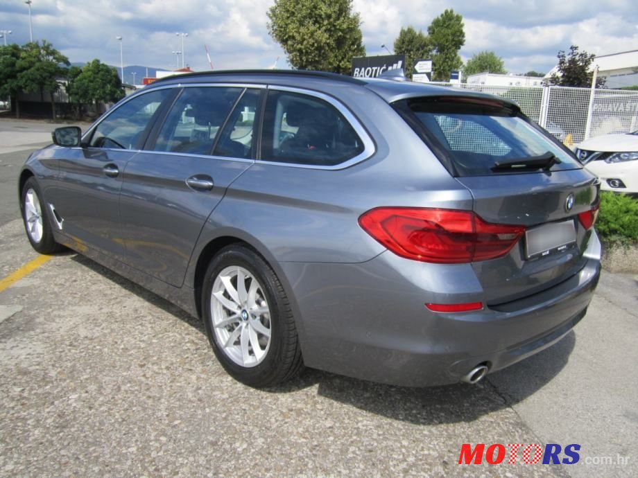 2017' BMW Serija 5 Touring 520D photo #6