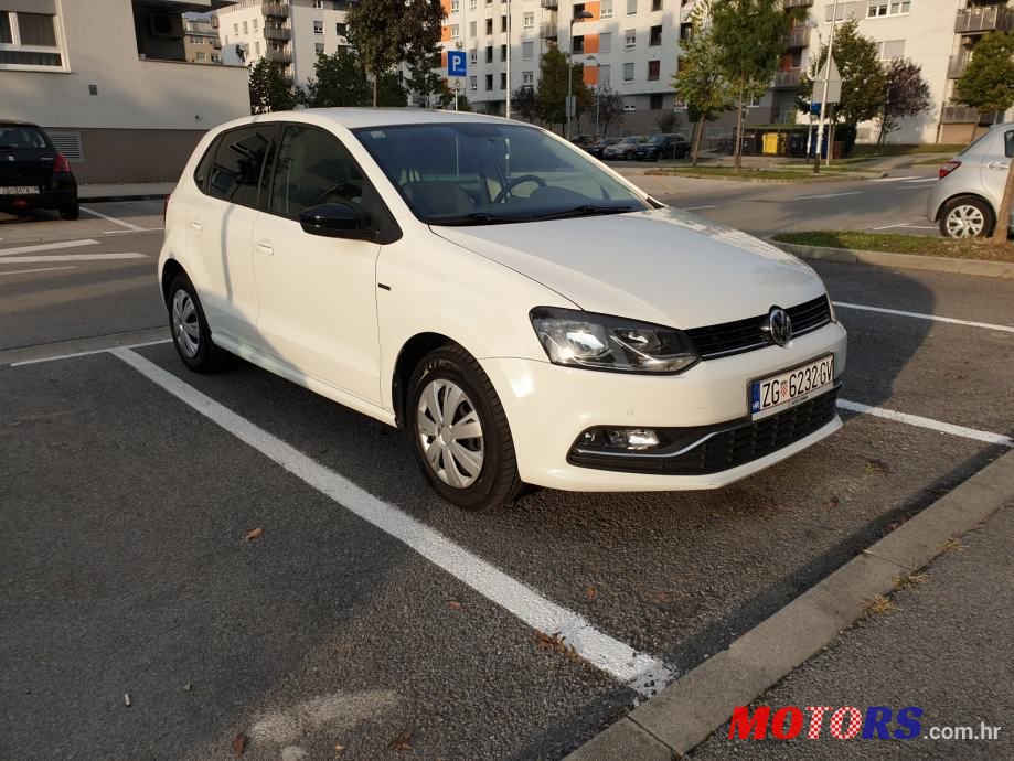 2014' Volkswagen Polo photo #2
