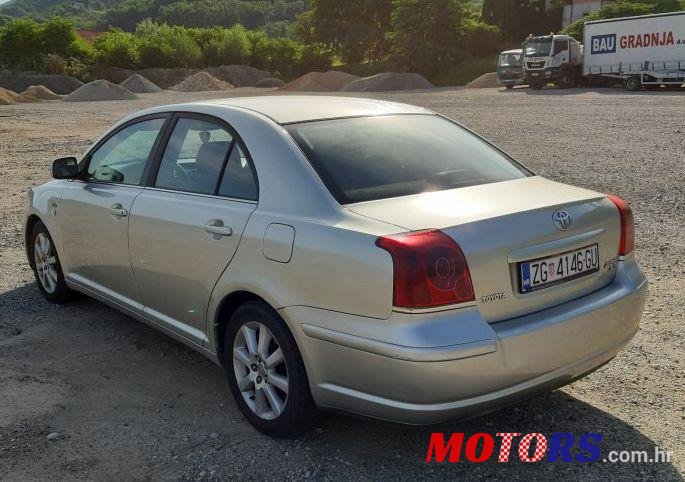 2004' Toyota Avensis 2,0 D-4D photo #2