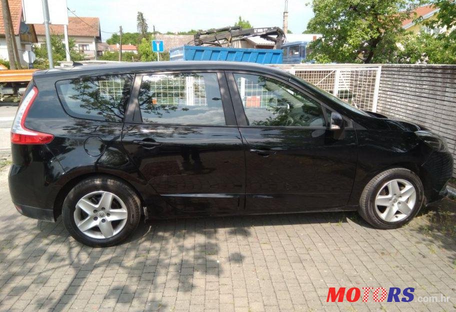 2011' SEAT Leon 1,6 Tdi photo #1