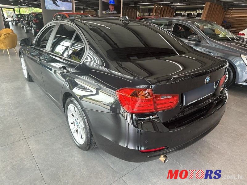 2015' BMW Serija 3 316D photo #4