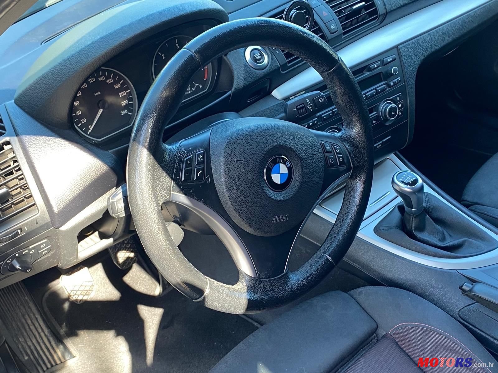 2010' BMW Serija 1 118D photo #6