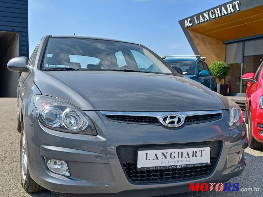 2010' Hyundai i30 1,6 Crdi photo #1