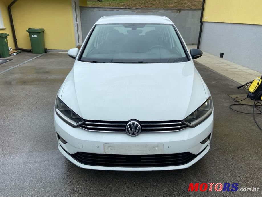 2017' Volkswagen Golf Sportsvan photo #2