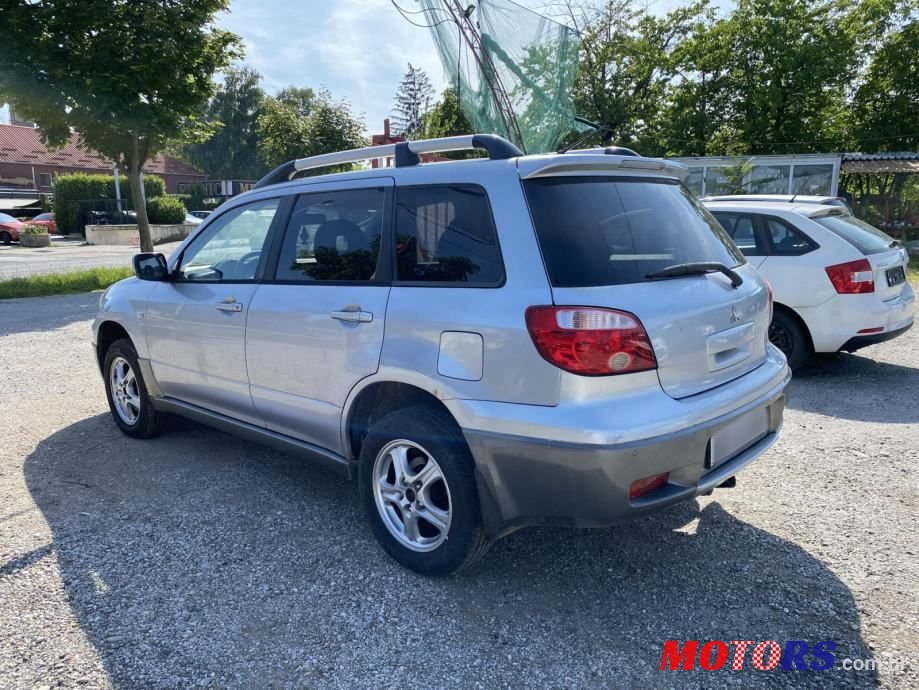 2005' Mitsubishi Outlander 2,4 photo #4