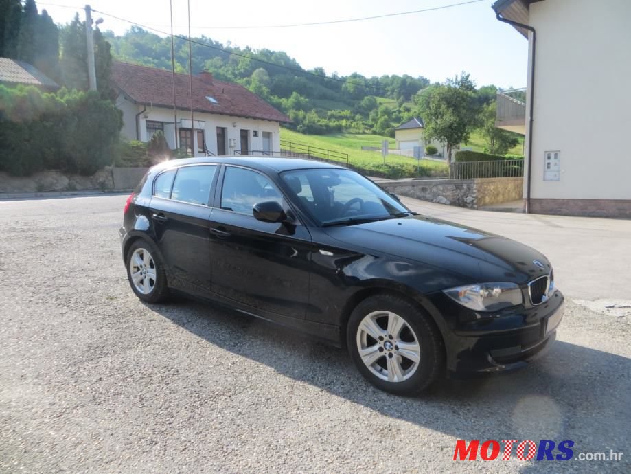 2010' BMW Serija 1 116D photo #3