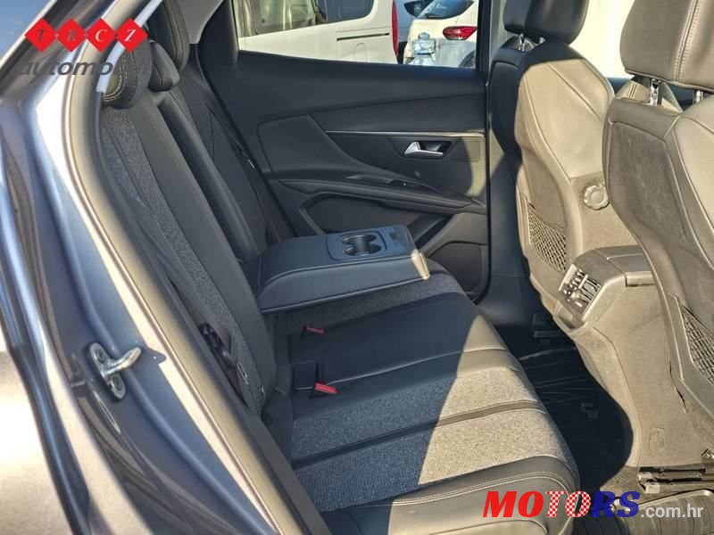 2021' Peugeot 3008 photo #5