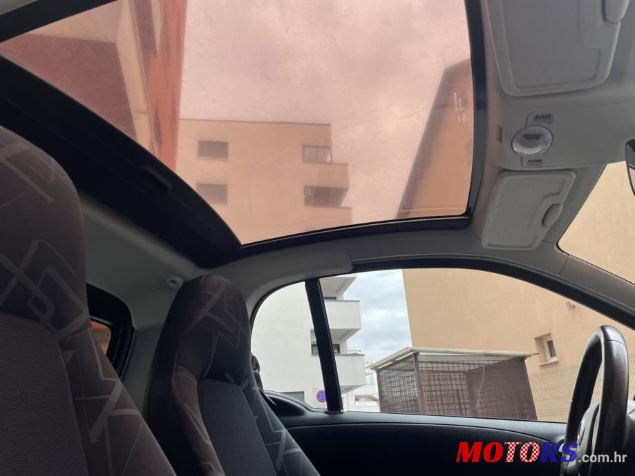 2011' Smart Fortwo Pulse Softip photo #4