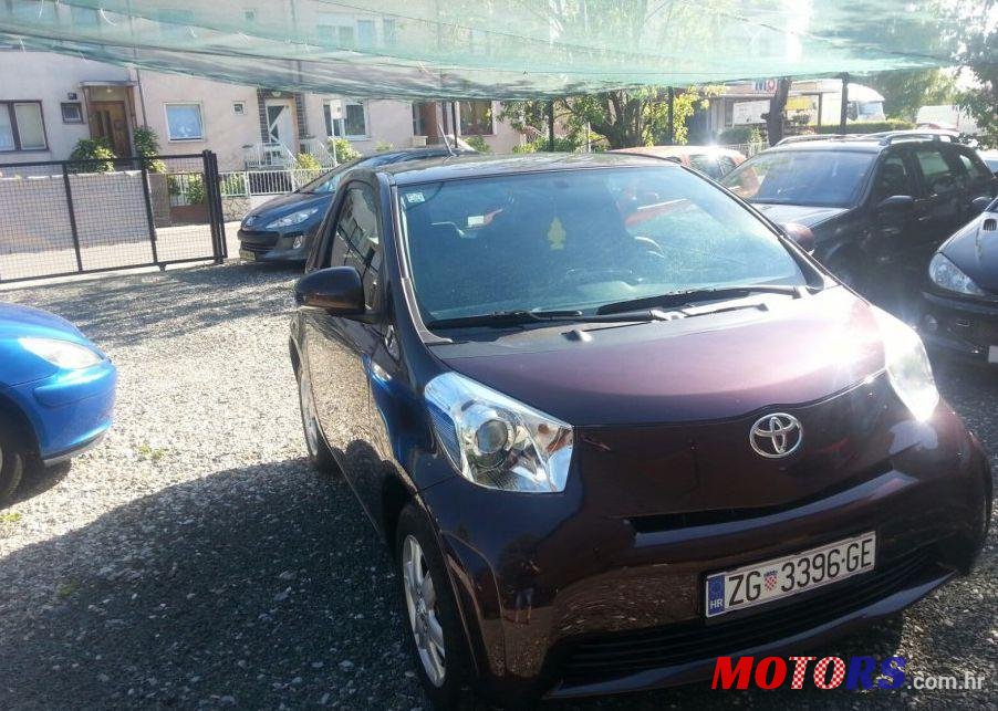 2015' Toyota iQ 1.0 photo #1