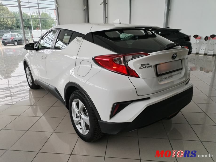 2018' Toyota C-HR 1,8 photo #6