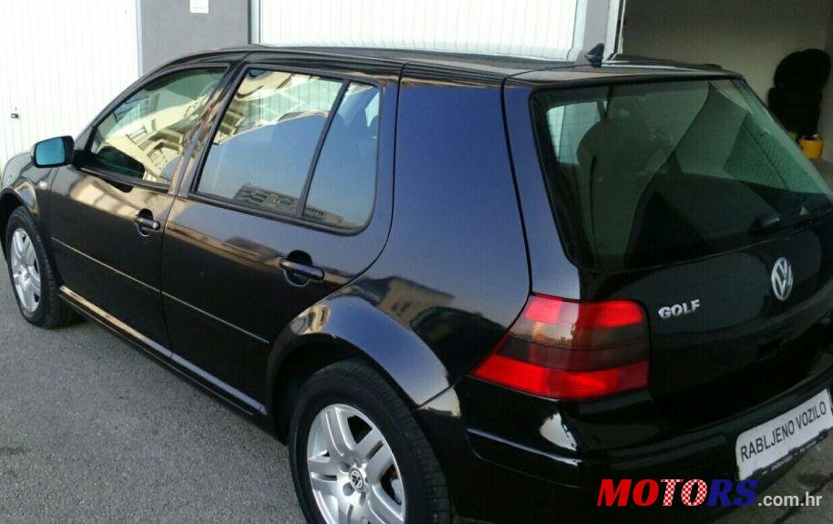 2002' Volkswagen Golf IV 2,0 photo #2