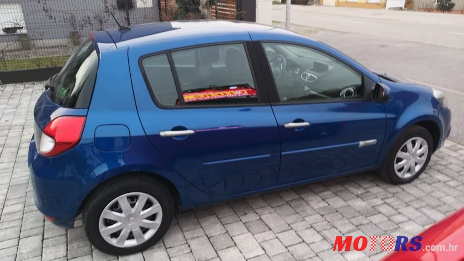 2011' Renault Clio 1,5 Dci photo #4