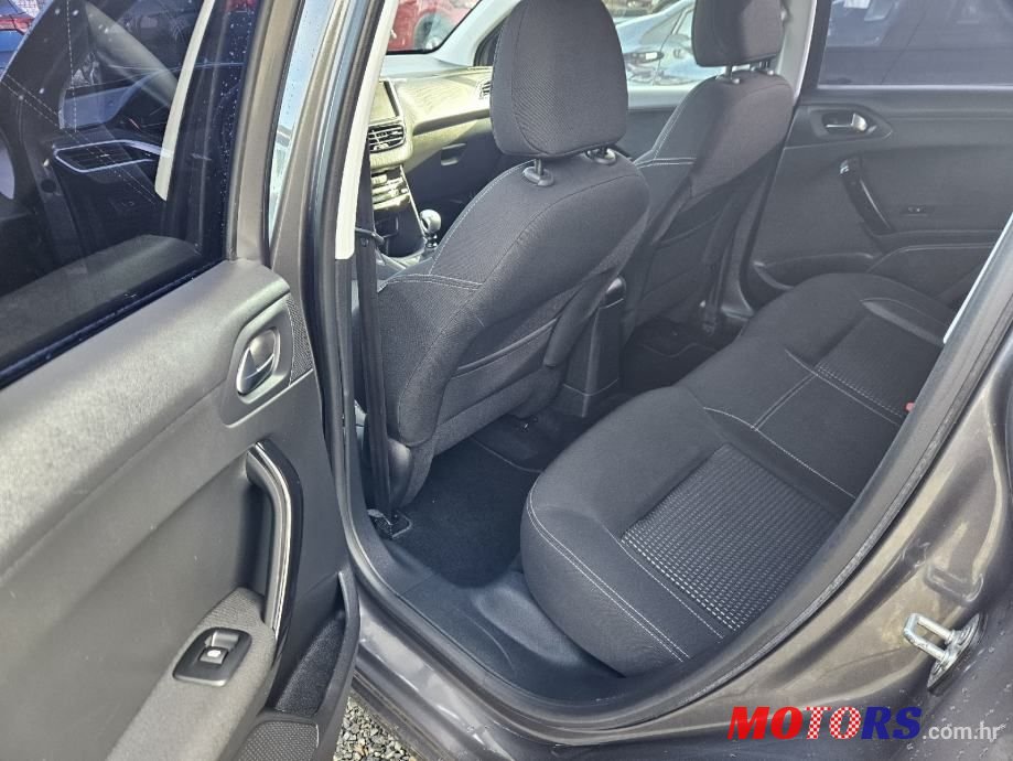 2019' Peugeot 208 1,5 photo #6