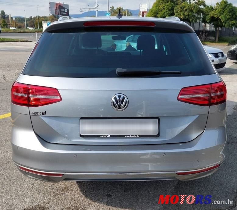 2017' Volkswagen Passat Variant photo #6