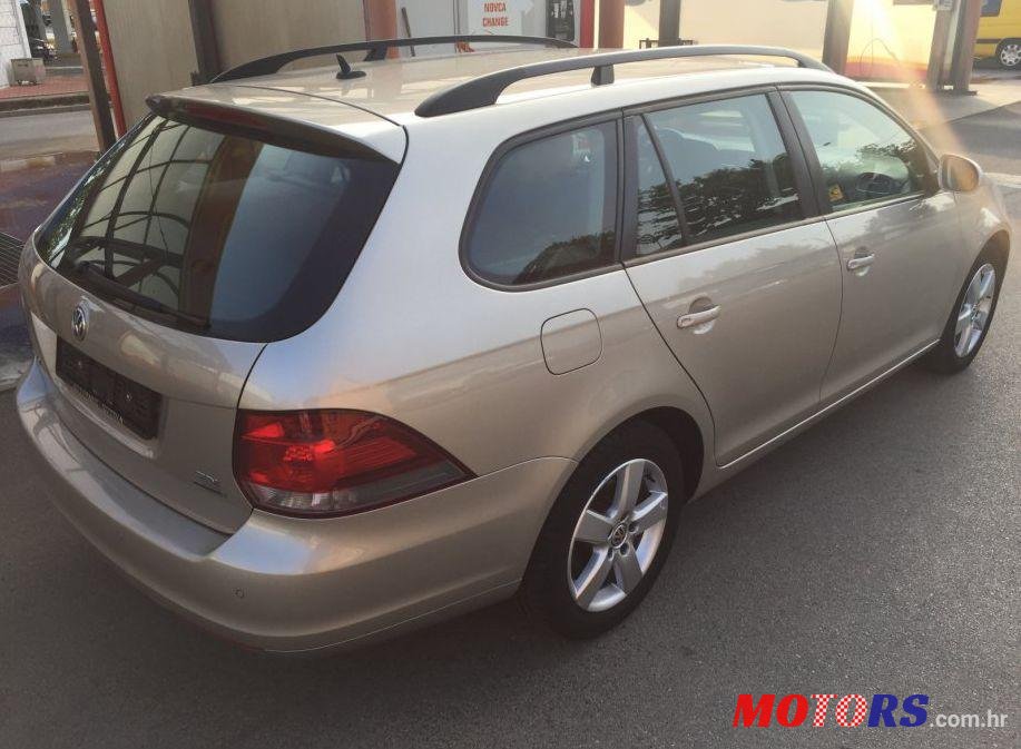 2013' Volkswagen Golf Vi Variant 1,6 Tdi photo #2