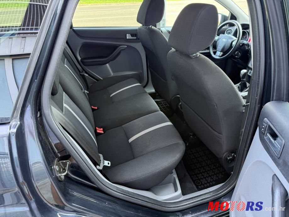 2011' Ford Focus Karavan photo #4