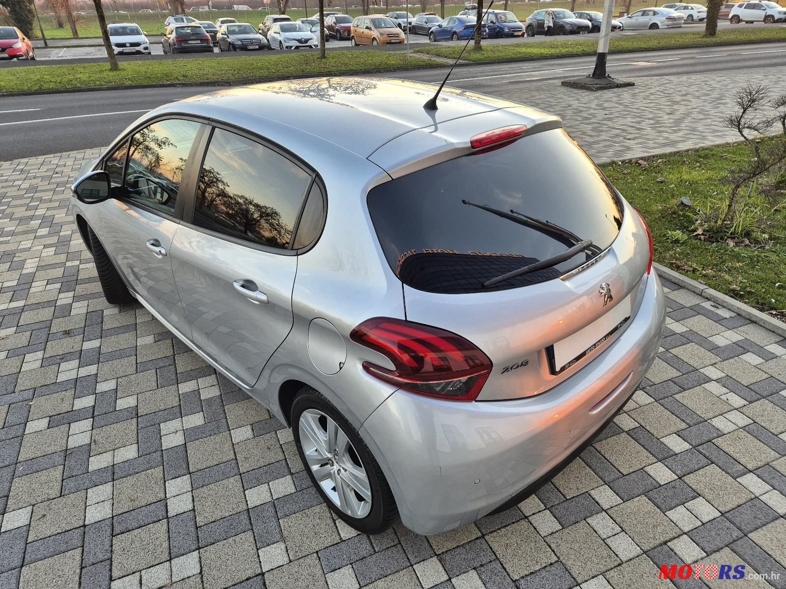 2017' Peugeot 208 1,2 Puretech photo #5