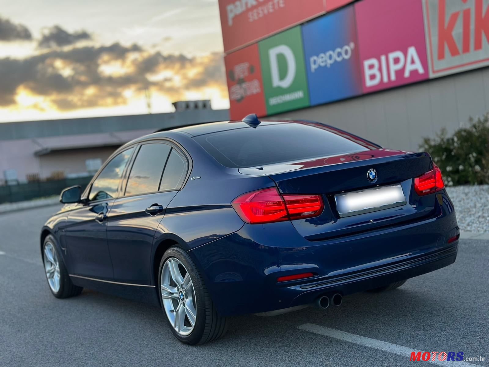 2017' BMW Serija 3 330E photo #6