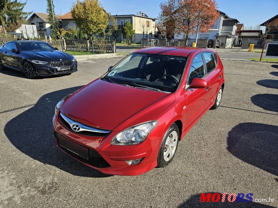 2011' Hyundai i30 1,6 Crdi photo #1