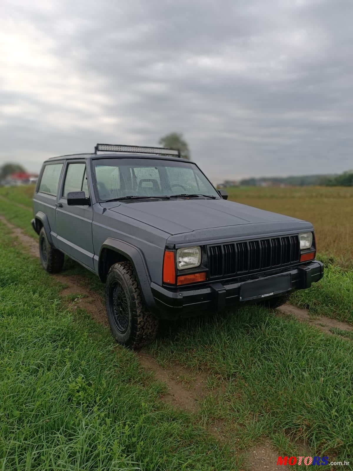 1990' Jeep Cherokee 4,0 photo #1