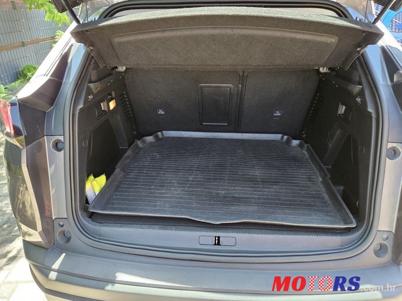 2021' Peugeot 3008 1,5 Bluehdi photo #3