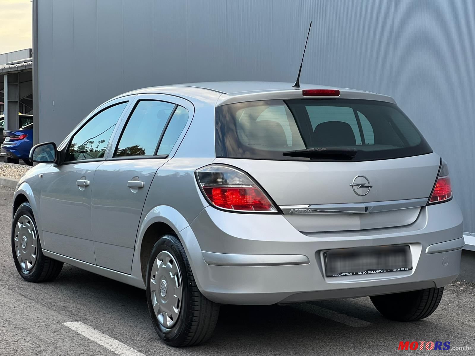 2010' Opel Astra 1,6 16V photo #4
