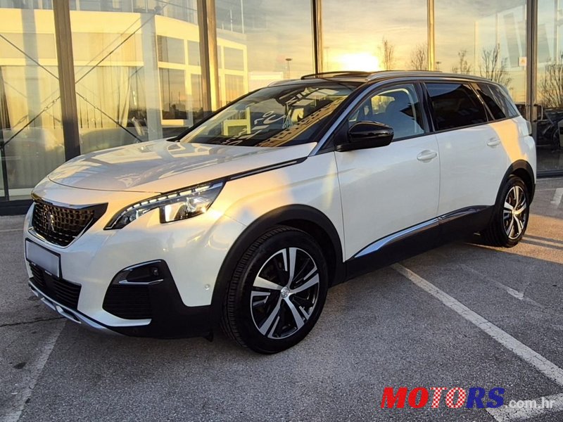 2019' Peugeot 5008 photo #2