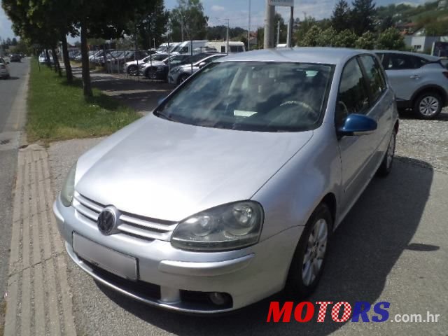 2003' Volkswagen Golf V 1,6 I photo #3