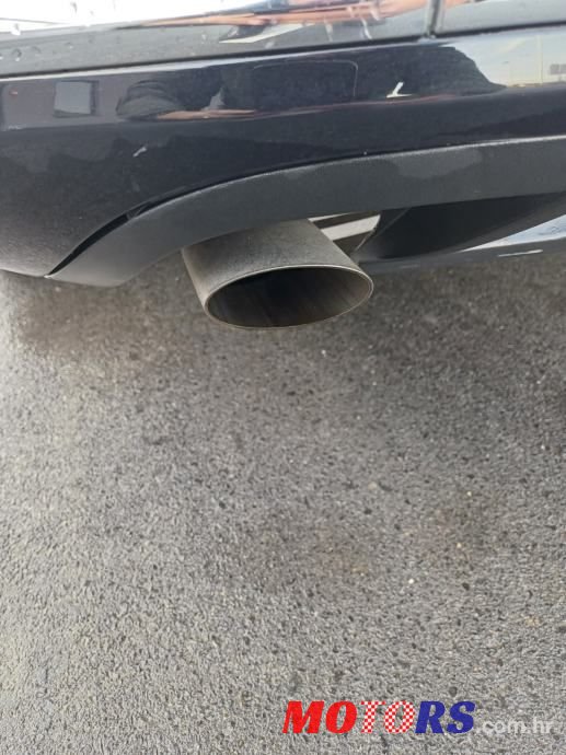 2011' Volkswagen Passat Variant photo #2