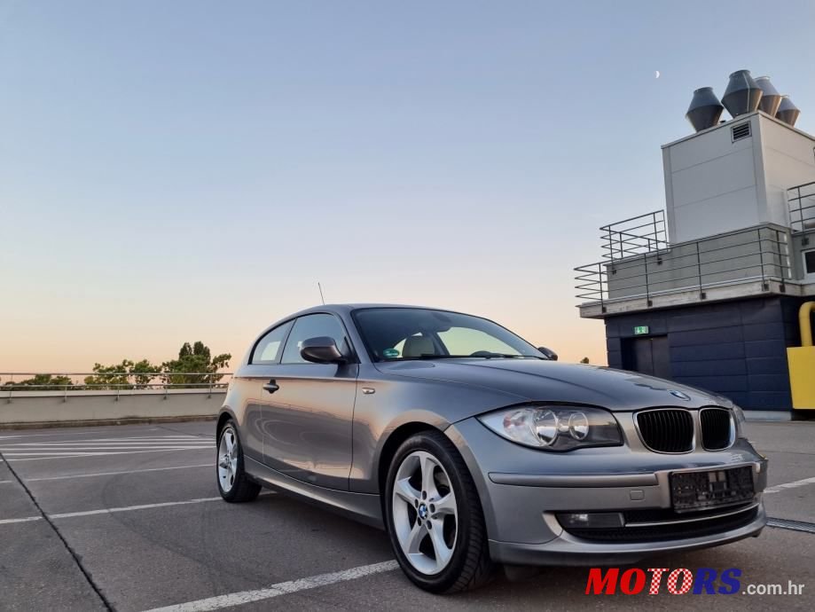 2011' BMW Serija 1 118D photo #2