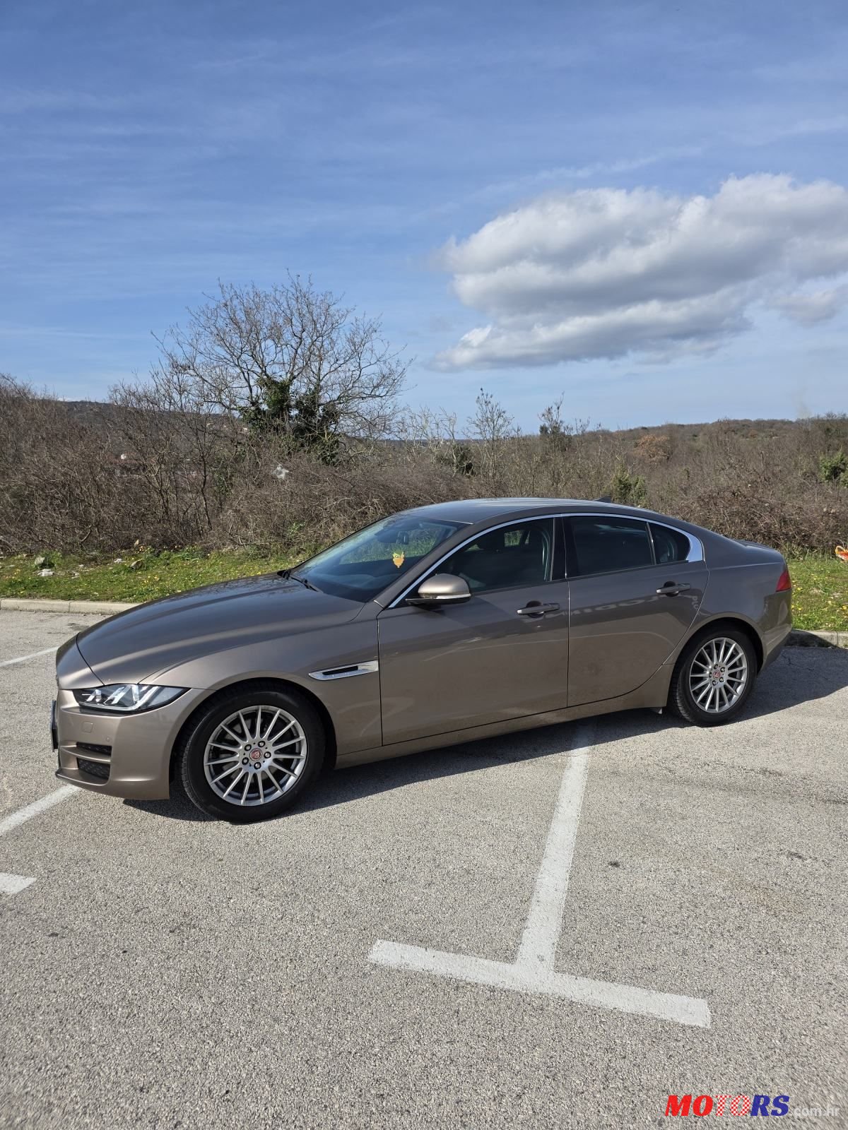2017' Jaguar XE 2.0 D photo #6