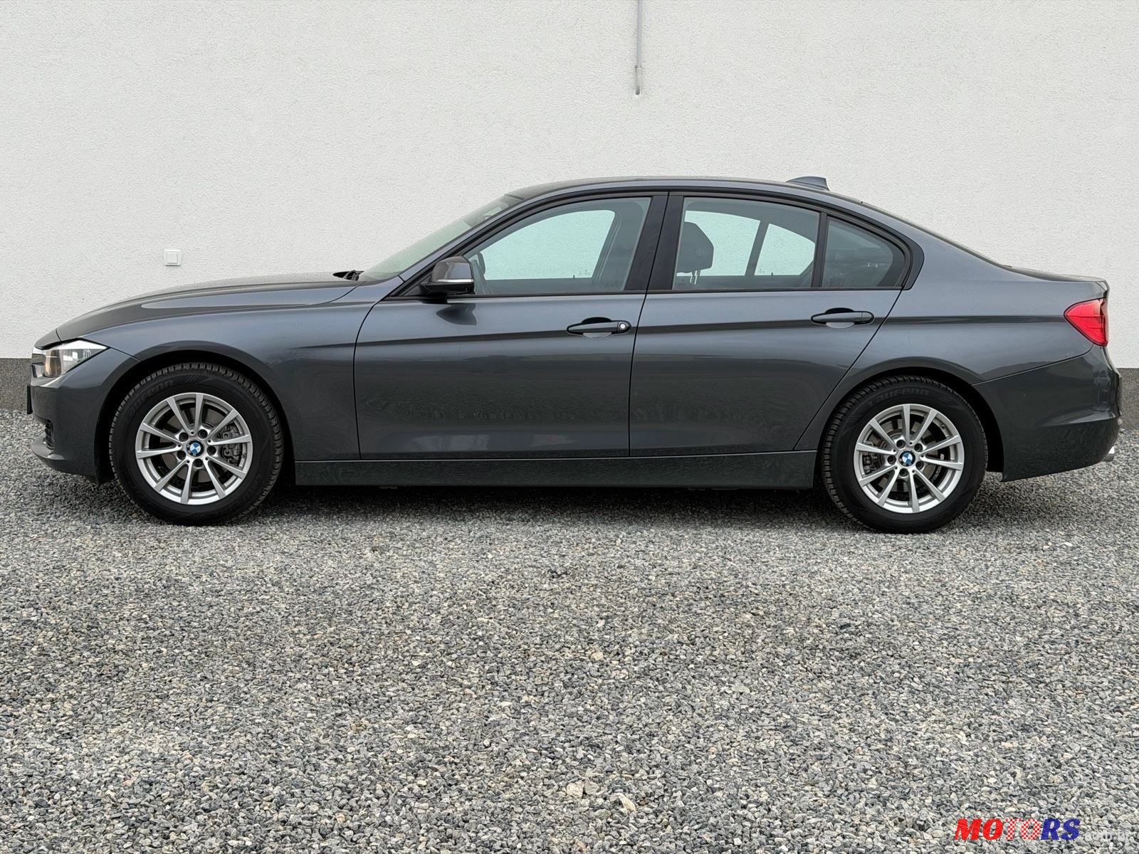 2015' BMW Serija 3 318D photo #4