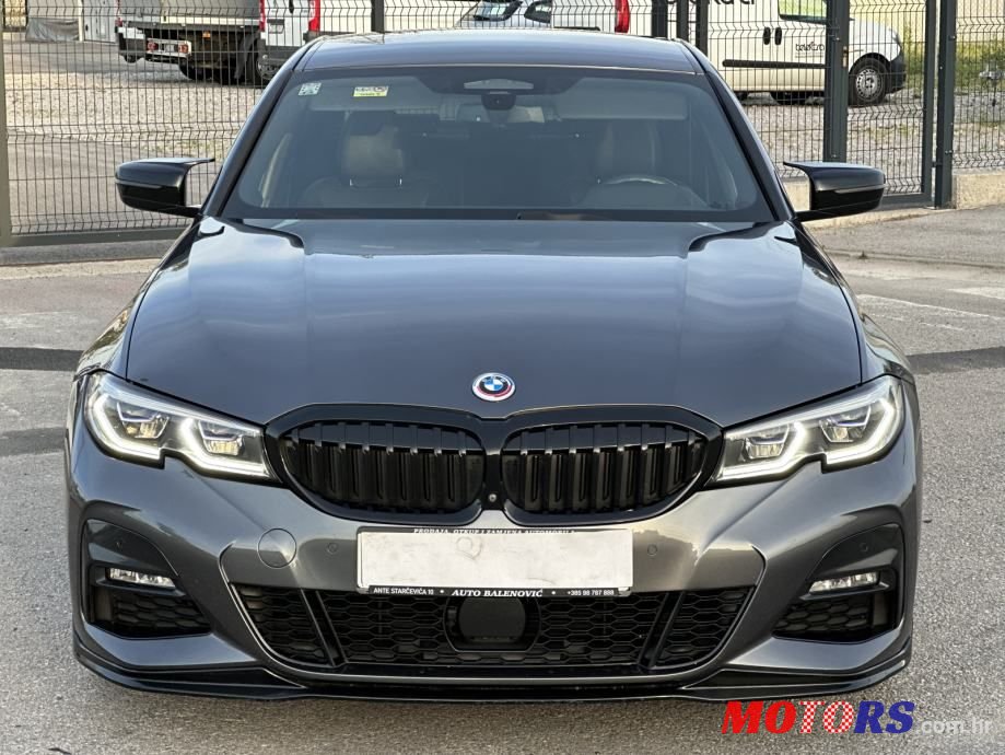 2019' BMW Serija 3 320 D M Performance photo #4