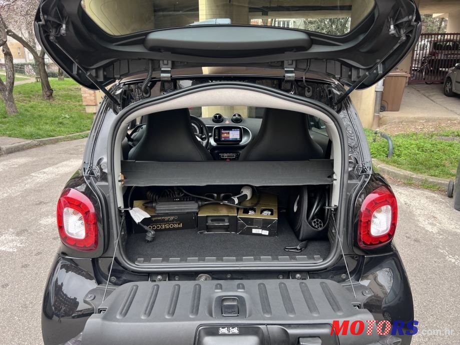 2019' Smart Eq Fortwo Coupe photo #5