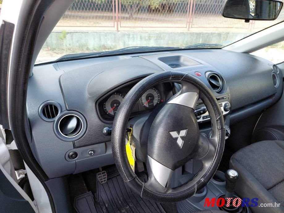 2010' Mitsubishi Colt 1,5 photo #6