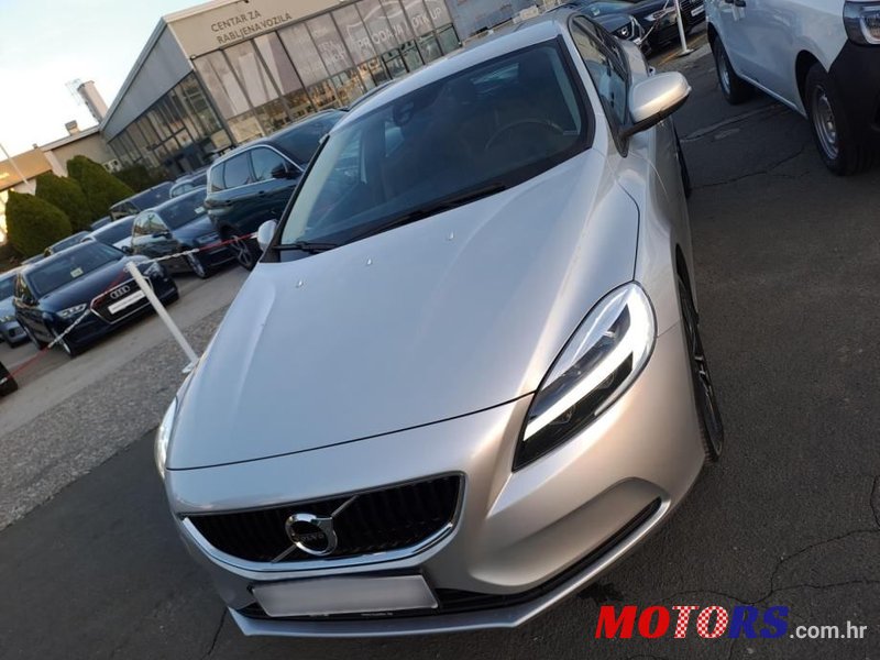 2019' Volvo V40 D2 photo #6