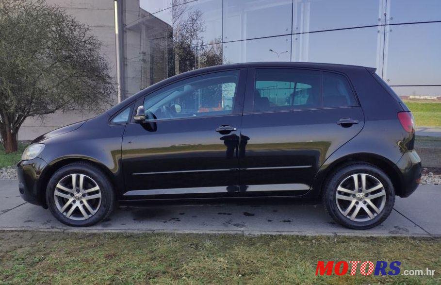 2010' Volkswagen Golf Plus 1,6 Tdi photo #1