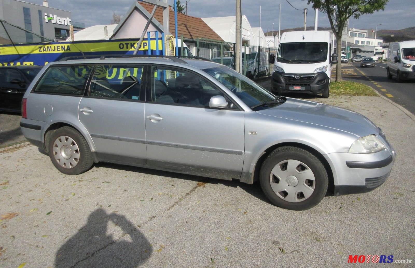 2001' Volkswagen Passat Variant photo #2
