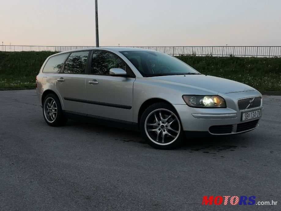 2004' Volvo V50 2,0 D photo #1