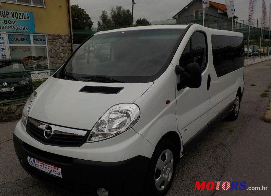 2013' Opel Vivaro photo #2