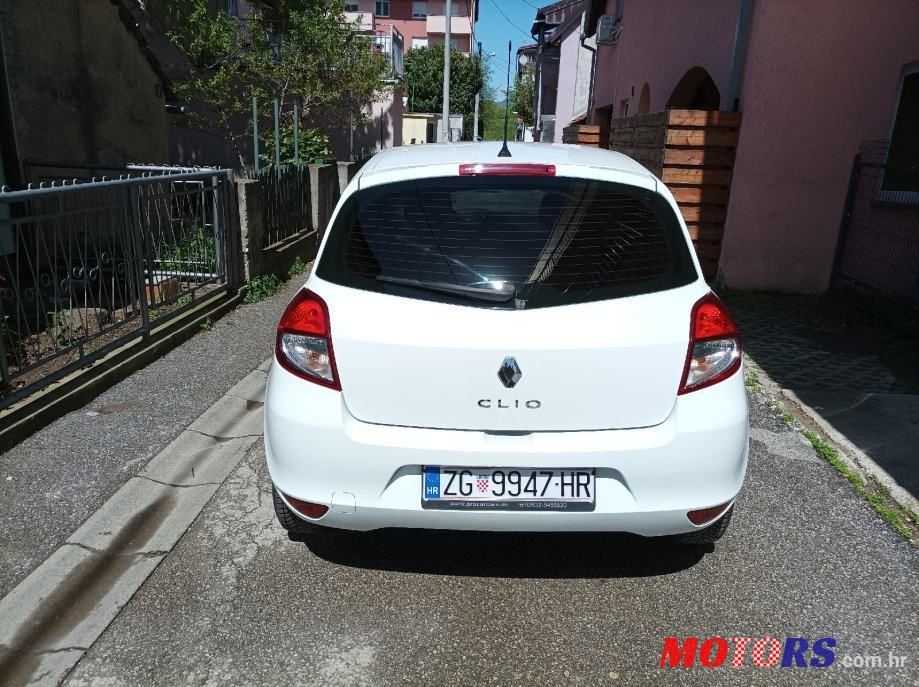 2010' Renault Clio 1,5 Dci photo #4