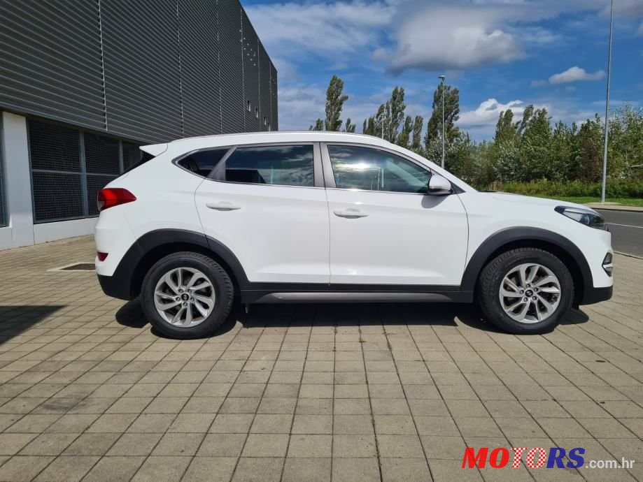 2016' Hyundai Tucson 1.7 Crdi photo #6